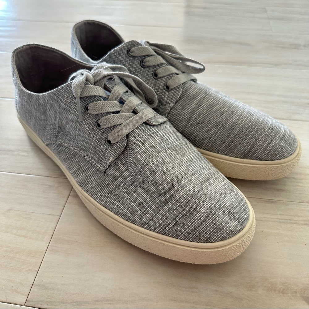 Public Opinion Men’s Light Gray Canvas Sneakers